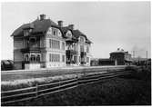 Orsa stationsområde med hotell och station.