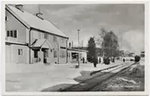 Leksand station med inkommande persontåg.