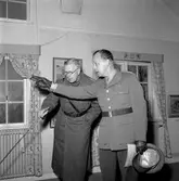 Kungen på I3 besök.
December 1956.