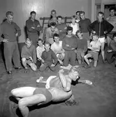 Brottning i Idrottshuset.
December 1956.