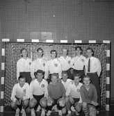 Rynninge och ÖSK:s juniorhandbollslag.
December 1956.