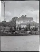 Plantering och stenparti vid stationsmästarebostaden i Alvesta.