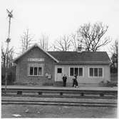 Station öppnad 1896. Stationshuset byggdes i vinkel av tegel och trä. Huset ombyggdes och moderniserades i slutet av 1940-talet. Stationen upphörde1965.