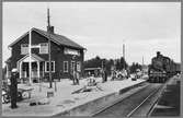 Station öppnad 1927 med tvåvånings stationshus i trä. Godsmagasinet tillbyggt lite senare. Stationen nedlagd 1986. 
Ånglok BJ Y3 88, Tillverkat av Motala Verkstad 1917. Skrotades 1975.