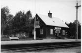 Bergfors station öppnades 1903 med stationshus i trä. Elektrisk växelförregling. Delen av Malmbanan vid Bergfors elektrifierades 1915. Stationen upphörde 1997.
