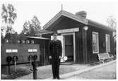 Nytt stationshus, tvåvånings i trä, sammanbyggt med godsmagasinet, byggt bredvid 1945.