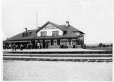 Stationen uppfördes 1902. Några större ombyggnadsarbeten har sedan dess 
ej företagits. Biljettförsäljningen nedlagd 1995-96