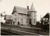 Stationen kom till 1908, då samtidigt den gamla 