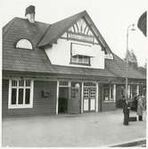 Vy vid Dala-Järna. Hette tidigare Uppsälje.Stationshuset uppfördes 1902. Några större ombyggnadsarbeten har sedan dess ej ägt rum