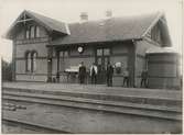 Eldsberga järnvägsstation öppnades 1885 av Skåne - Hallands Järnvägar SHJ. Till SJ Statens Järnvägar 1896, och fick eldrift 1935. Blev hållplats 1964 och lades ner 31 maj 1970.