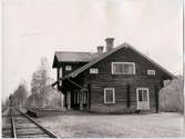 Gåsvarv station 
Stationen skisserad av Anders Zorn
Bandelen Mora-Älvdalen nedlagd 1/9-1961