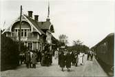Station anlagd 1902. Tvåvånings stationshus i trä. Mekanisk växelförregling.