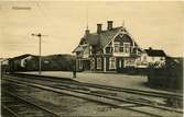 Station anlagd 1902. Tvåvånings stationshus i trä. Mekanisk växelförregling . Godstrafiken nedlades 1995.