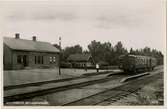 Stationen hette vid öppnandet HYLTE, men fick kort tid därefter namnet HYLTEBRUK . Stationen anlades 1905-06. Envånings stationshus i tegel.  Öppnad 3.12.1909. Envånings stationshus i tegel
HNJ , Halmstad - Nässjö Järnväg