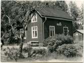 Hållplats öppnad 1907.