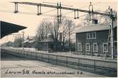 Galma stationshuset till höger.