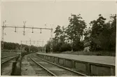 Hållplats anlagd 1904. Byggnaden, liten envånings träbyggnad, reparerades 1947