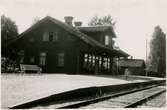 Stationen anlades 1901 och någon ombyggnad av stationshuset har sedan dess ej ägt rum. 1939 utökades bangården med ett spår