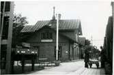 Stationen uppfördes 1872 . Stationshuset rivet och ersatt med ett nytt på 1950-talet. Stationen öppnad för allmän trafik 22.12.1873 .