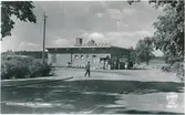 Nyköping södra station. Vykort från pressbyrån 1955
