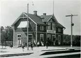 Sölvesborg - Olofström - Älmhults Järnväg öppnades 1901 för allmän trafik. Samma år anlades station. Då byggdes en- och enhalvvånings stationshus i trä. Järnvägen förstatligades 1942. I slutet av 1950-talet ersattes stationshuset med en nybyggnad öster om banan. Stationen och hela bangården är anpassade efter industriomgivningen bland annat Svenska stålpressnings, plåtpressverk, emaljeringsverk, träullfabrik, såg, kvarn och kraftverk. Persontrafiken lades ned 1984 och bandelen Sölvesborg - Olofström revs upp. Idag trafikeras bandelen Olofström - Älmhult med godståg från Volvo till Göteborg och gent samt tåg med skrot från Volvo av Stena Metall.