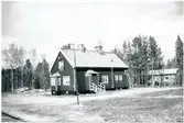 Hållplats öppnad 1928.