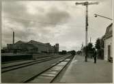 Skene station. Till vänster Borås väveri AB, Skene.