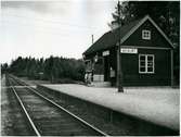 Skälby station