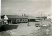 Sparreholms station. Statens Järnvägar, SJ. Det nya stationshuset byggdes 1955.