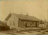 Sperlingholms station. Halmstad-Nässjö Järnväg, HNJ.Järnvägen öppnades 1877 och övertogs av Statens Järnvägar 1945.