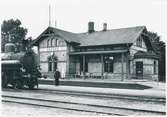 Ödåkra station.  Skåne-Hallands Järnväg, SHJ. Banan öppnades 1885. Övertogs av Statens Järnvägar, SJ 1896. Eldrift 1937. SJ J 1340.