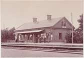 Ölme station. Statens Järnvägen, SJ. Banan öppnades 1869 och fick eldrift 1937.