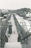 Österttälje station. Statens Järnvägar, SJ. Foto från viadukten över plattformen.