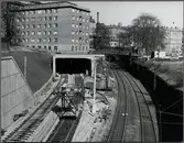 Bro och spårarbeten vid södra tunnelmynningarna invid Södra station
