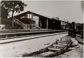 Liljeholmens stationshus. Stensläde längst fram.