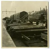 Tvååker. Lastning/lossning av slipers.