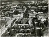 Umeå, stationshuset i bildens överkant vid slutet av allén.