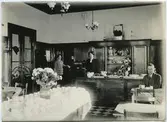 Ängelholms stationshus, Kafe´lokalen, personal och gäster.