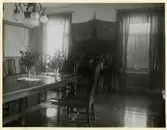 Östersund station. Statens Järnvägar, SJ. IV Distriktsförvaltningens sessionsrum år 1925.