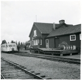 Moskosel station år 1946 med en rälsbuss av Hilding Carlsson modell.