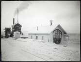 Lokstall och byggnader vid Porjus Station.