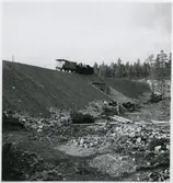 Banvall vid Nyberg, strax utanför Jokkmokk. Bilden tagen i samband med rälsläggningen vid inlandsbanans enda järnvägstunnel. Sträckan Sorsele - Jokkmokk.