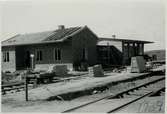 Byggnationen av det nya stationshuset i Anderslöv, maj 1949.