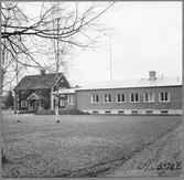 Insjön station, ny och gammal.