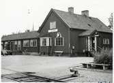 Jokkmokks stationshus, med väntsal och godsmagasin.