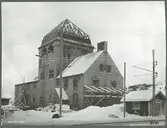 Torneträsk med det kombinerade stations- och transformatorhuset.