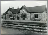 Vejbyslätt stationshus från spårsidan.