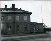 Del av fasaden på Östersunds Centralstation mot staden.