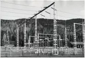 Kraftleverantörens transformatorstation. Ort okänd.