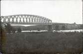 Järnvägsbro över älven, vaktkur för svängbron.